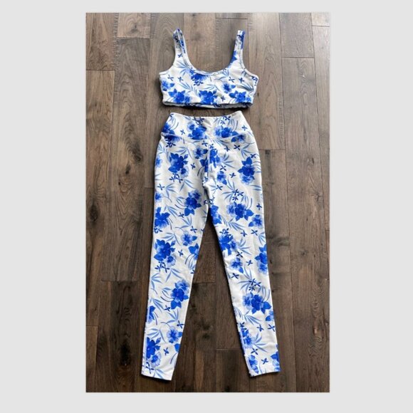 LoveShackFancy Adries Blue White Floral Active Set Top & Leggings Size S NWOT - Picture 4 of 6